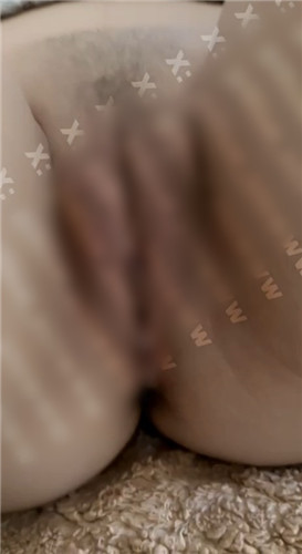 抖音/推特骚姬 桃桃子一个 自慰露出 疯狂插穴流出白色粘液 预览图 8