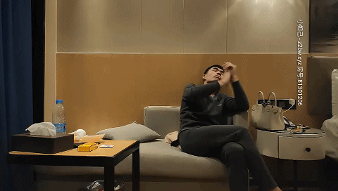 专约高颜值美女【壹屌探花】惊心动魄差点被发现偷拍去重原版+2K修复版合集 预览图 2