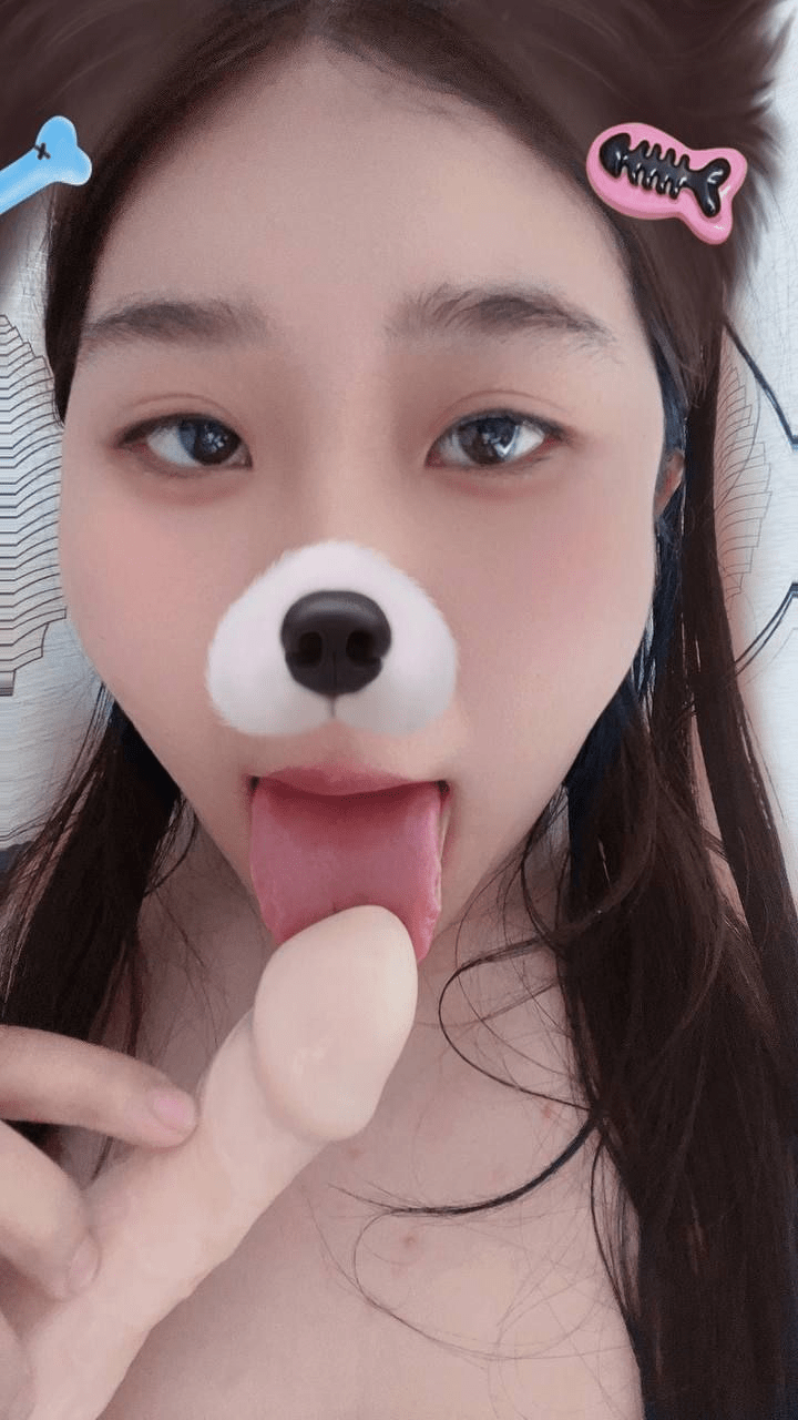 推特良家露脸人妻「花蝴蝶」「TUwifeTUmi」288元精品露脸vip门槛福利，3p户外露出自慰(46V) 预览图 1