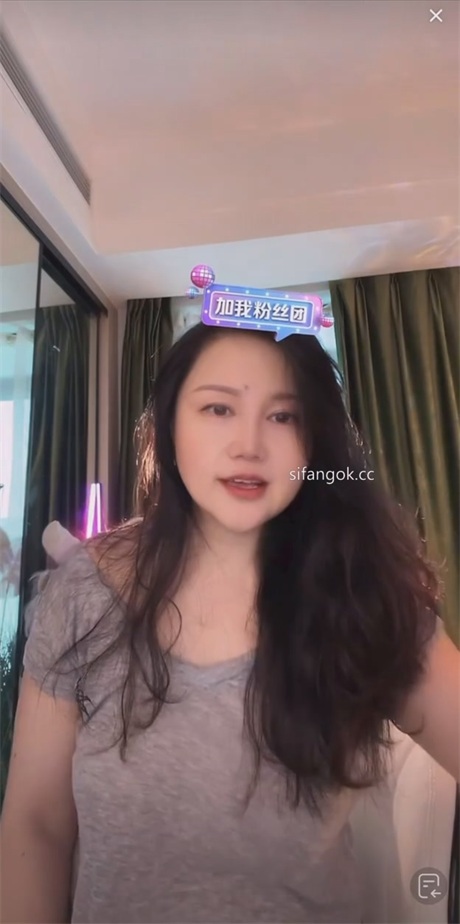 ❣️推荐❣️抖音骚逼主播【猫咪老师Hi】肥臀巨乳裸舞诱惑，大尺度掰逼展示，一对一裸聊给大哥提供飞机价值7V 预览图 1