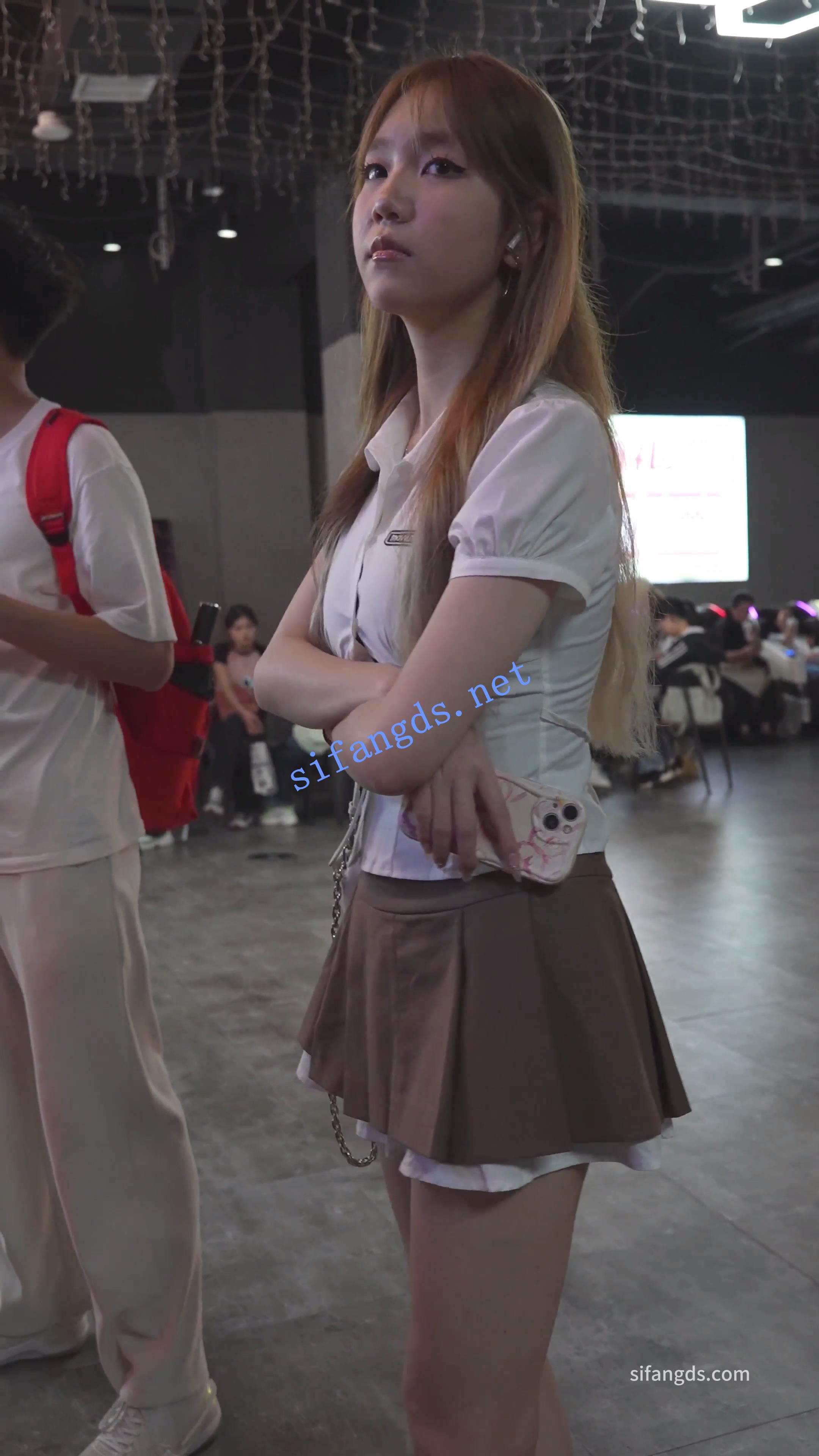 (BC-AA-434)百褶裙美女竟然无打底逛街..花纹纸内裤前后CD 预览图 1