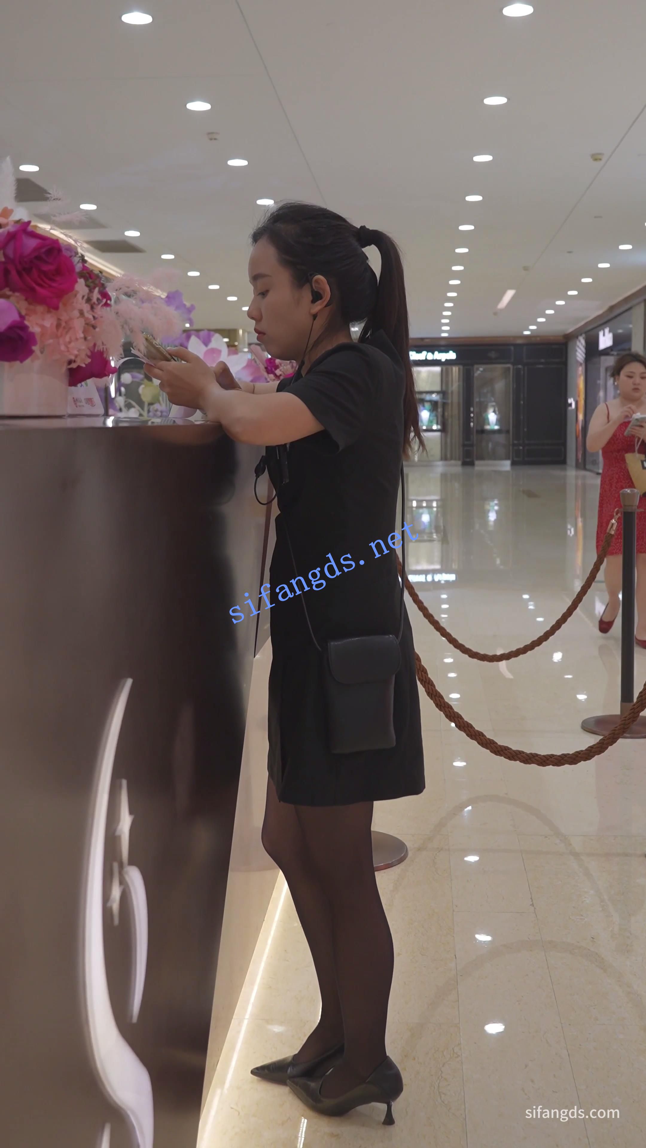 (BC-B-213)丝袜6部小合辑..肉丝配蕾丝边内..黑丝制服前台 预览图 3