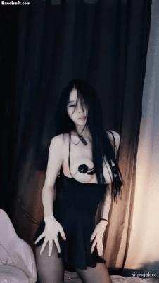 【抖音 香香的夜日梦】巨乳女神 性感乳贴丁字裤抖奶骚舞 预览图 2