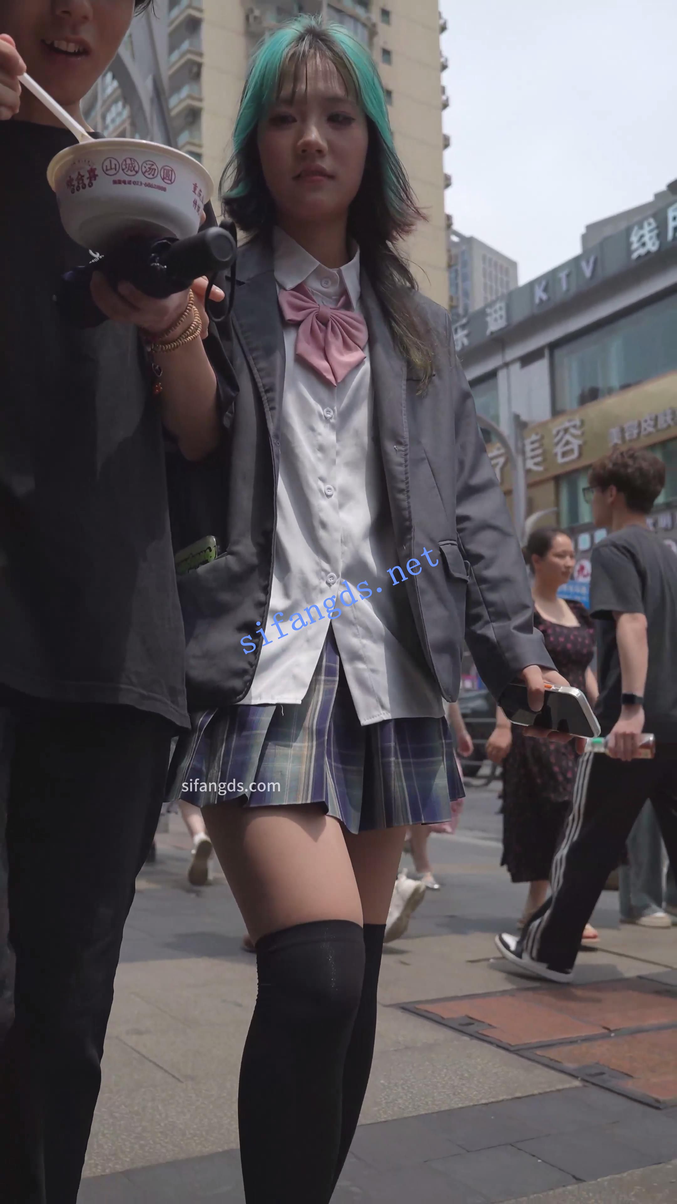 (BC-AA-431)美食街CD制服jk小姐姐..柜台灯照亮骚内露毛 预览图 1