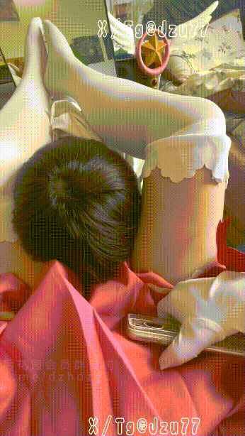 ✅洛丽塔COS少女『季节』加藤惠 摩卡小樱 白丝白手套口交足交榨精！主动女上骑乘榨精(3V) 预览图 5