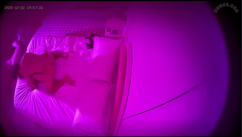 上帝视角 12-25 身材丰腴的少妇妓女拉客 坐在身上波推有点意思 阴毛摩擦后背 奶子按摩屁股 爽了就用力操 预览图 2