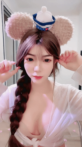 ❤️反差颜值喷水姬【顾只只（苏晴）】纯御妖娆多变，大尺度秀【178V/72.8G】 预览图 4