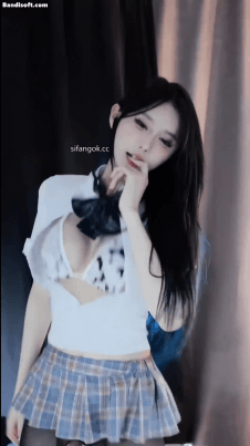 【抖音 香香的夜日梦】巨乳女神 性感乳贴丁字裤抖奶骚舞 预览图 6