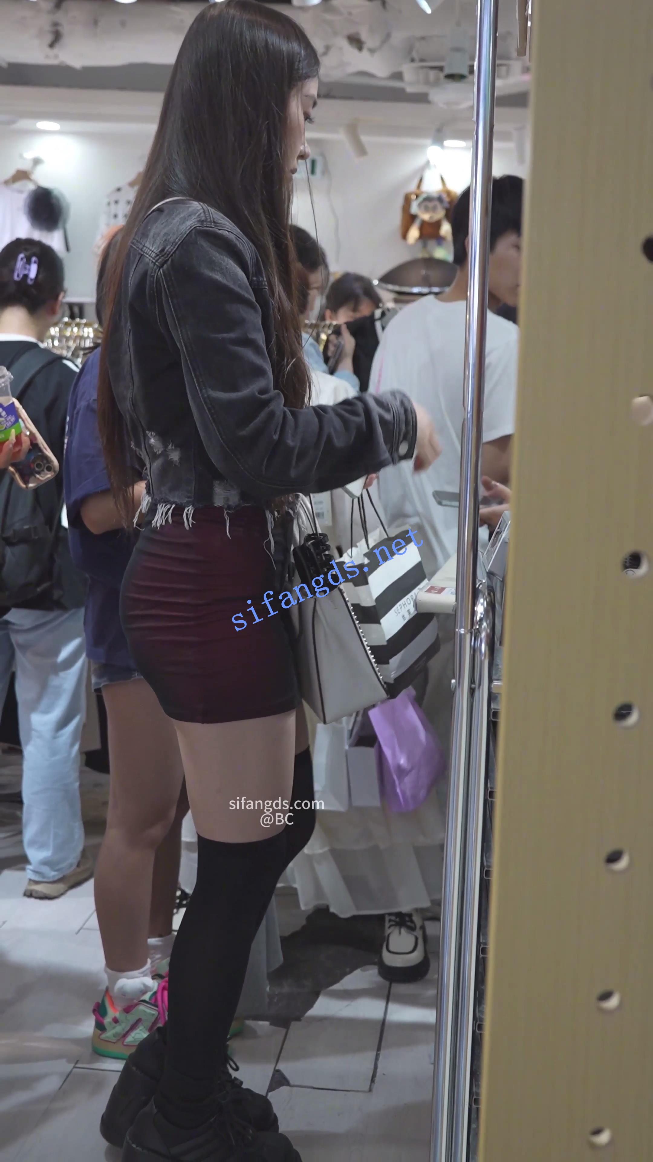 (BC-AA-423)性感开衩骚货裙美女..逛服装店被前后CD窄内 预览图 1