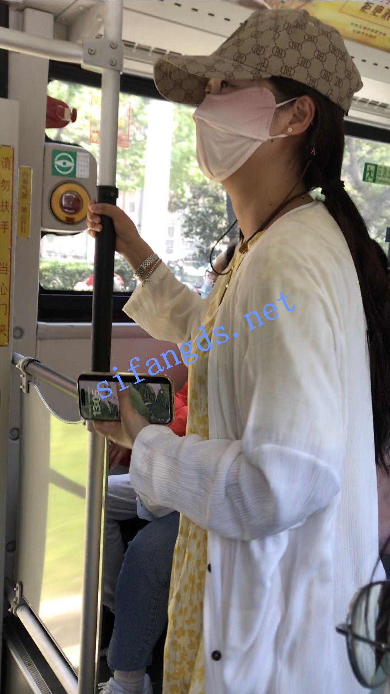 【TKCD】174.抄底花裙子鸭舌帽肉丝小姐姐 预览图 1