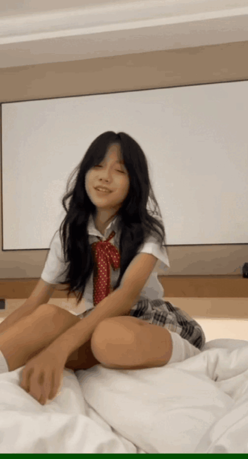 众多露脸反差婊被爆操内射调教、精品情侣泄密母狗独家合集 预览图 63