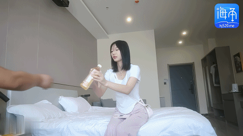 高端约炮【柒哥/阿柒/老王】吴某帆嫖过的顶级外围女,刚下海的学生妹等等AI增强版合集 预览图 24