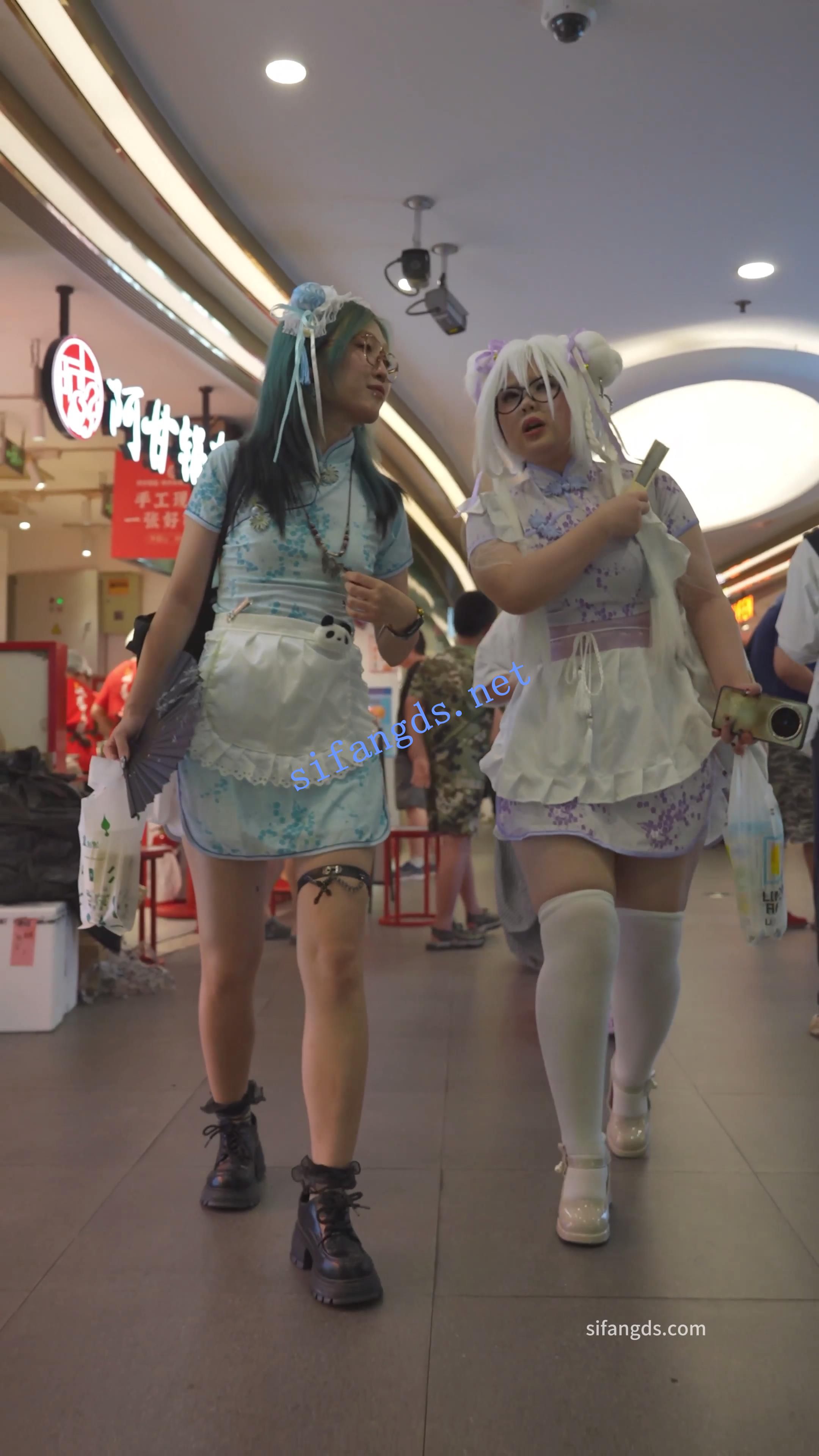 (BC-AA-424)中华娘旗袍小姐姐逛街..白色窄内扶梯楼梯被抄底 预览图 1