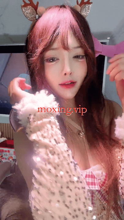 【33V37G】张晚萌 COS系母狗、各种翻白眼、极其反差、阳具自慰爆浆高潮喷水12月20日-1月4日 预览图 3