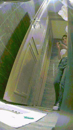 ⚫️精品厕拍，酒吧女厕固定机位真实偷拍超多漂亮小姐姐方便，各种类型，看点十足⑴ 预览图 19