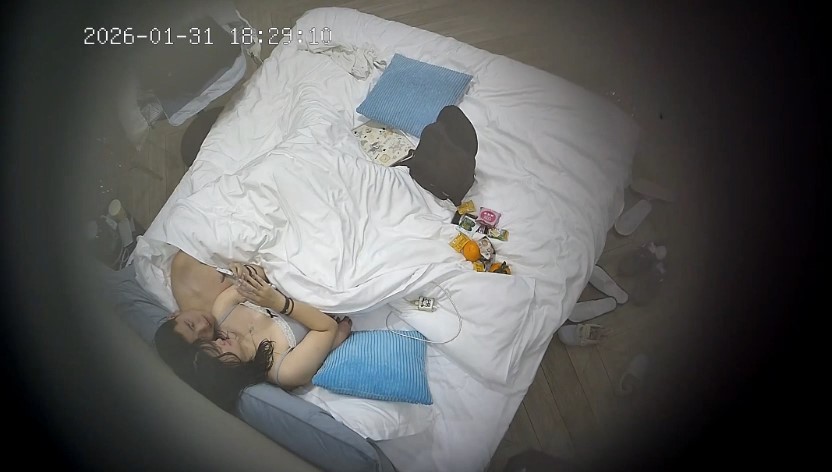 ⏪酒店偷拍⏩气质高颜值美女被分腿操穴 预览图 5