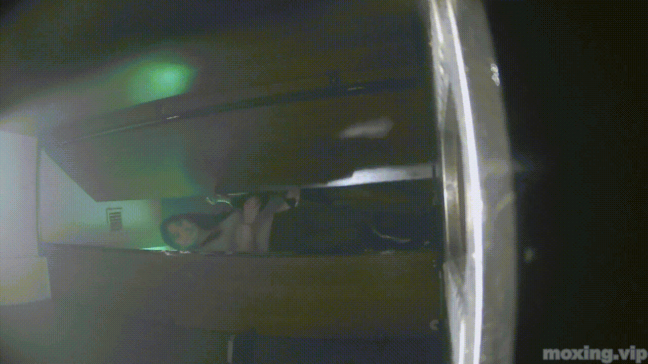 全网首发❤️【厕拍】酒吧绿光系列 后拍几百位小姐姐尿尿 「某房原版」合集【268V+12.4G】 预览图 37