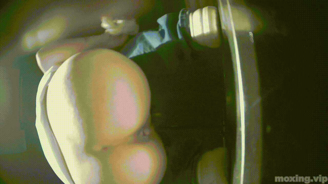 全网首发❤️【厕拍】酒吧绿光系列 后拍几百位小姐姐尿尿 「某房原版」合集【268V+12.4G】 预览图 48