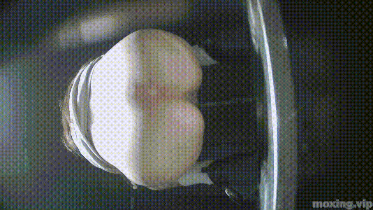 全网首发❤️【厕拍】酒吧绿光系列 后拍几百位小姐姐尿尿 「某房原版」合集【268V+12.4G】 预览图 53