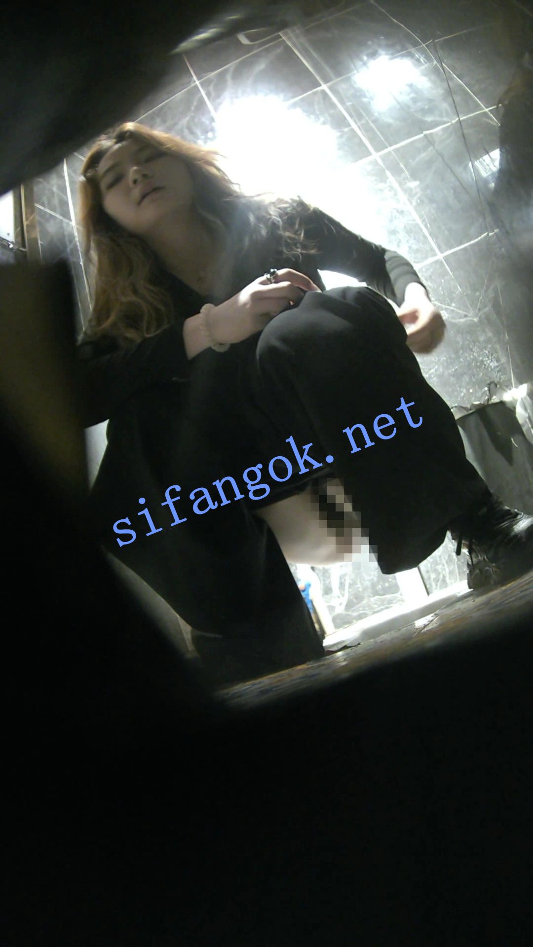 ✅全网首发【酒吧全景厕拍】各种黑丝高跟 美女如云 9 预览图 10