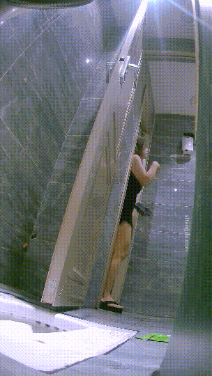 ⚫️精品厕拍，酒吧女厕固定机位真实偷拍超多漂亮小姐姐方便，各种类型，看点十足⑵ 预览图 10