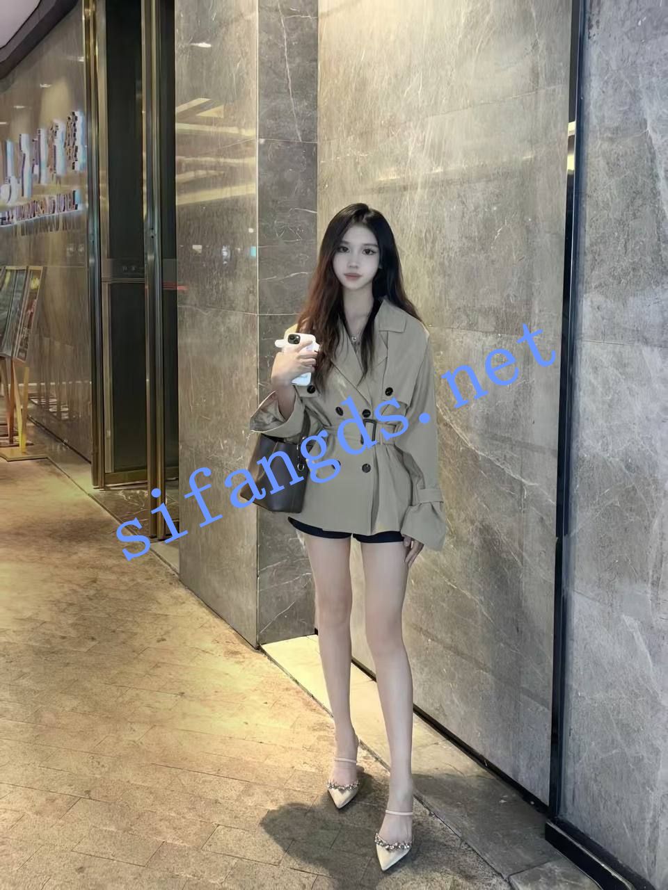 【重磅核弹】富二代 fKabuto 4.25 最新高颜值网美骚货 预览图 1