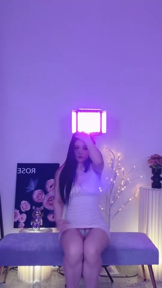 【bigo live】小兮爷(开心小甜)短裙 透视内裤 漏内抖胸/臀 89v#1 预览图 1