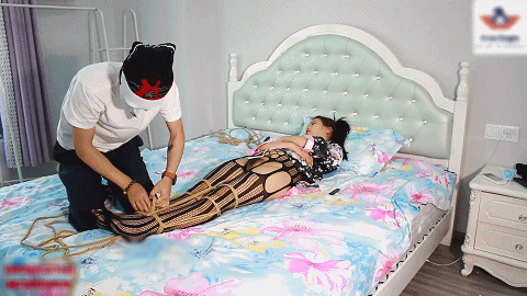 母狗训练营【金鹰绳艺/玩绳男孩原创】情趣酒店调教美模. 预览图 22