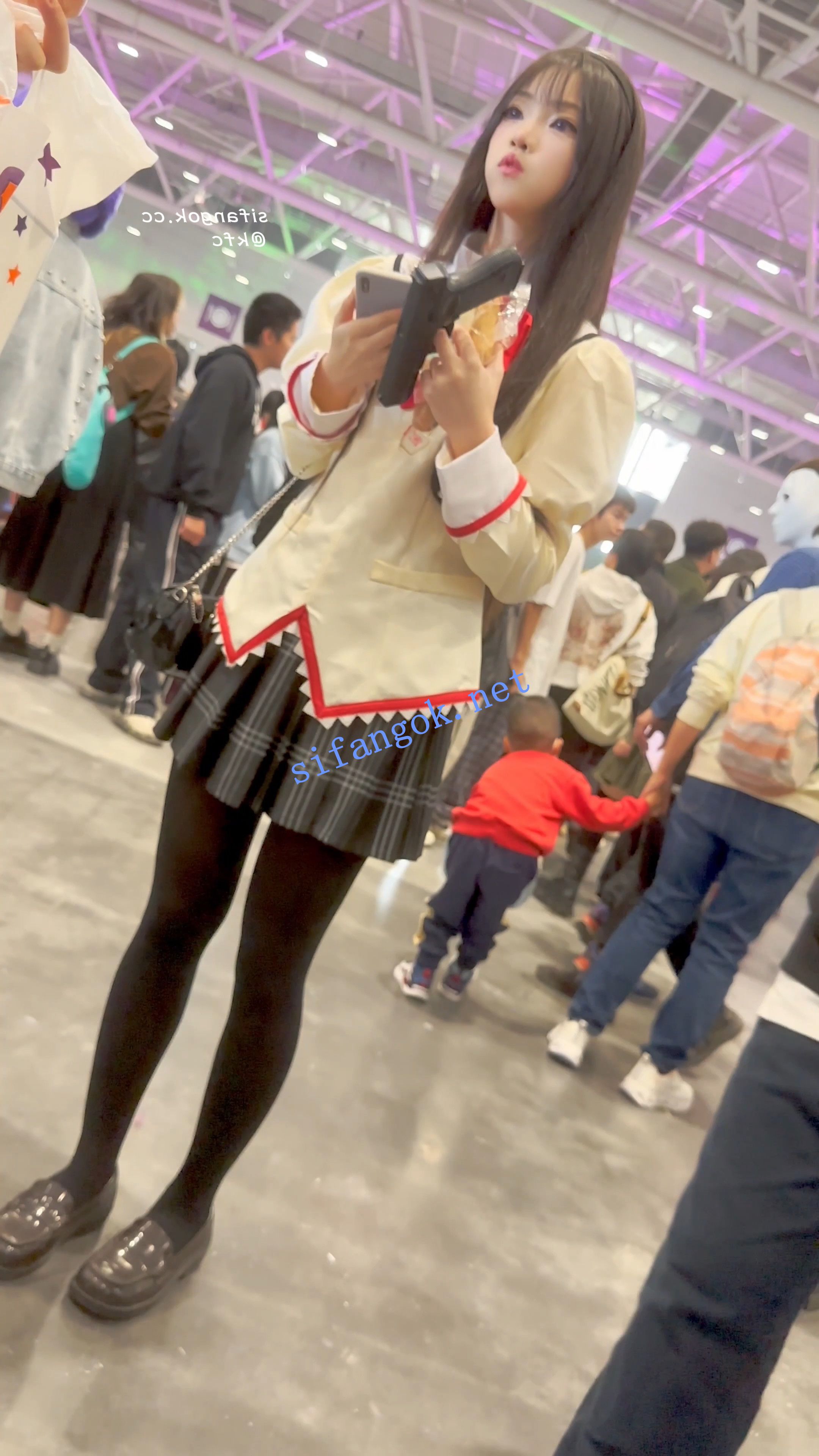 JK制服萌妹超美·大学毕业肯定是个美女·厚黑丝袜微透白内 预览图 1