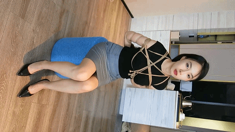 母狗训练营【金鹰绳艺/玩绳男孩原创】情趣酒店调教美模. 预览图 23