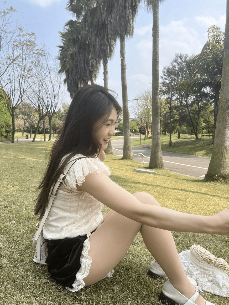 ✅“你好骚，我好喜欢！”人妻感满满 hhh！很有女人味的小骚货，外表有多端庄床上就有多淫荡！(17V) 预览图 1