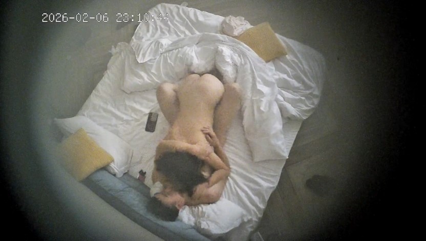 ⏪酒店偷拍⏩白嫩少女被抓手后入操穴 预览图 11