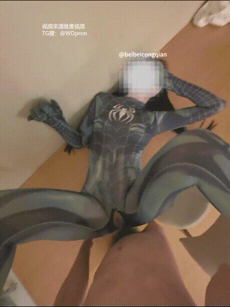 专约性感人妻御姐『北北从前』外表高冷的御姐，不出意外到床上也是个骚逼 边被干到高潮边回老公消息(86V) 预览图 19