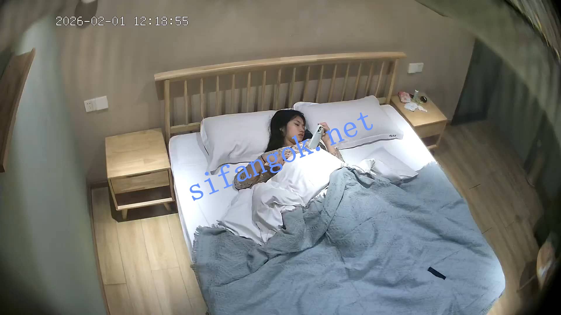 ❤️20260201❤️舔逼狂魔把气质女友舔的意乱情迷一脸的享受 预览图 2