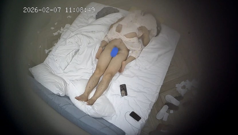 ⏪酒店偷拍⏩白嫩少女被抓手后入操穴 预览图 3