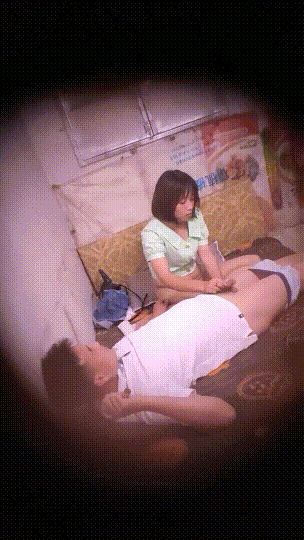 ⚫️男人快乐天堂！出租房真实偷拍少妇接客⑵，打桩后入女上姿势由你定，不机车很良心(8V) 预览图 4