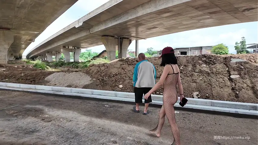 cikaimoon – 露出神人 送逼下乡 大胆露出调戏大爷 颜料画成假衣服 街边露出截至1月最新大合集【213V132G】 预览图 12