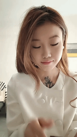 户外露出【碧梨付洁】酥胸美腿，校花勾搭精壮小伙，各种姿势骑乘位啪啪。 预览图 1