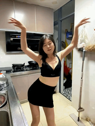 很有味道的少妇户外真实露出【xtt1689999/sunny-520】居家厨房玩反差自慰，胆子越来越来大了。 预览图 14