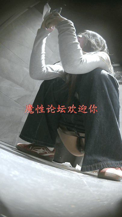 全网首发【酒吧全景厕拍】各种黑丝高跟 美女如云6-9合集[80v16g] 预览图 4