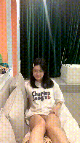 【樱岛杨】18岁清纯调皮眼镜学生大秀无套内射爆插菊花鸳鸯浴合集 预览图 12