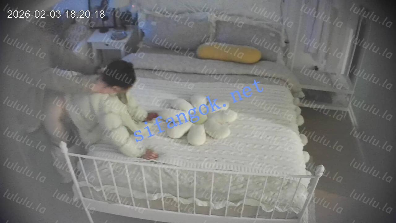 ❤️20260203❤️大奶白嫩女友刚进房间就被男友迫不及待后入 预览图 1