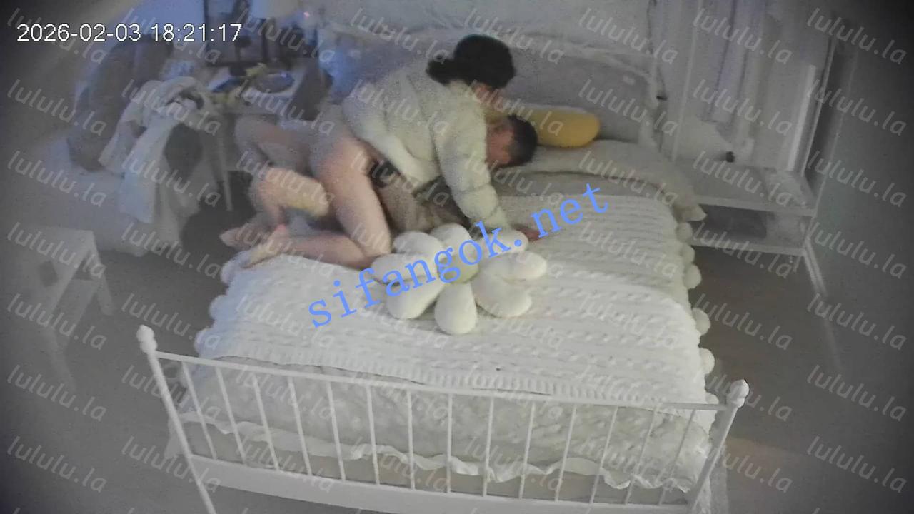 ❤️20260203❤️大奶白嫩女友刚进房间就被男友迫不及待后入 预览图 3