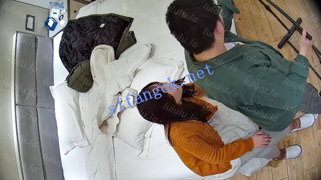 ❤️20260204❤️不顾甜妹女友生理期把她按床边撩开插入内射 预览图 5