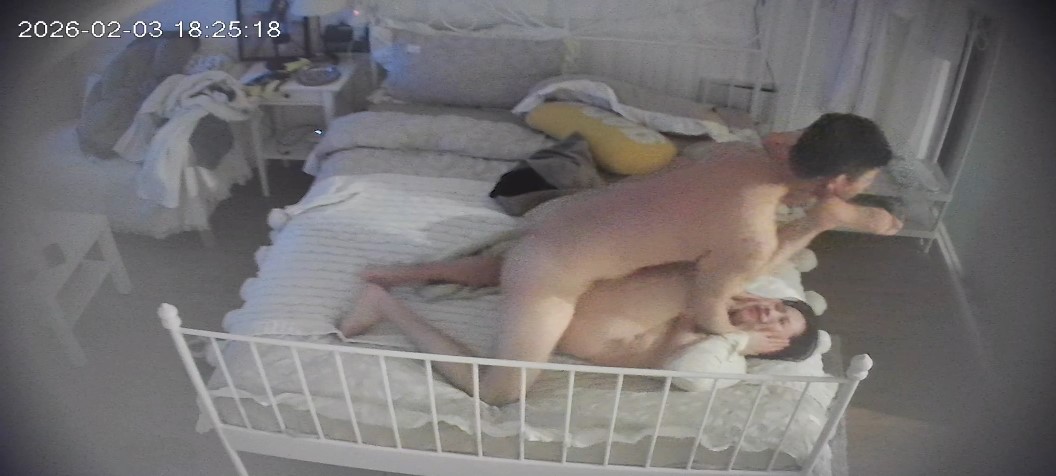 ⏪酒店偷拍⏩小巧身材的少妇被按在床边打桩 预览图 3