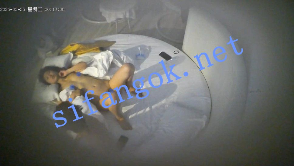 ⏪酒店偷拍⏩极品骚货女上夹鸡吧让男友爽死了 预览图 1