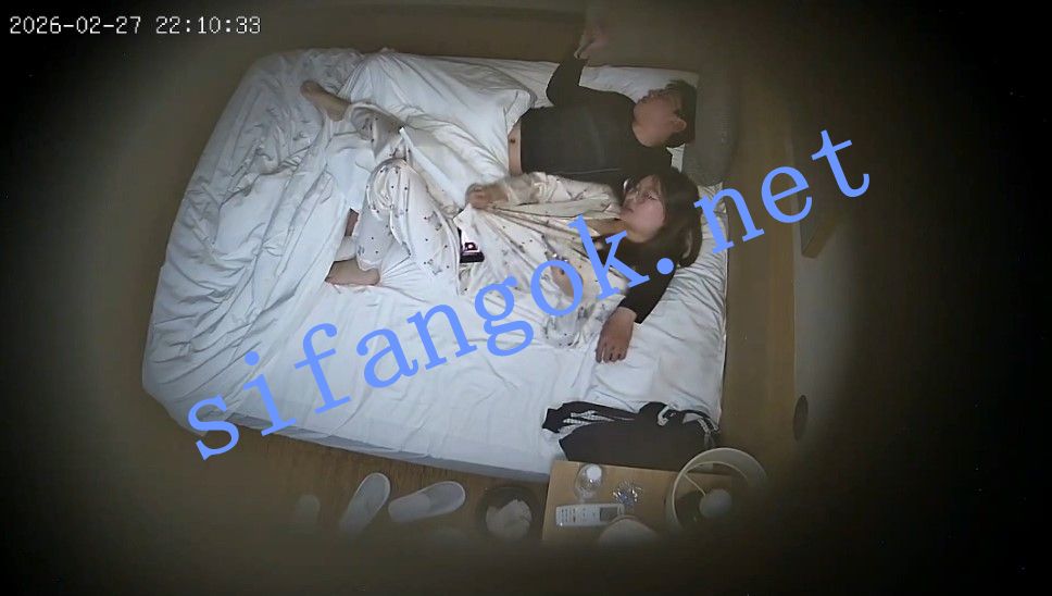 ⏪酒店偷拍⏩超级清纯女孩被小胖得手嫩逼遭罪 预览图 4