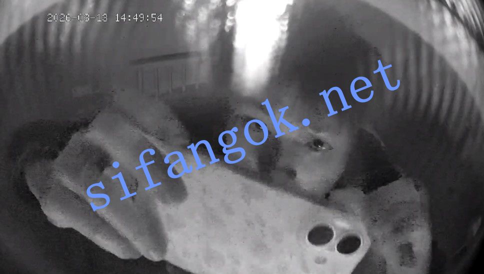 ⏪酒店偷拍⏩小美和男友打两炮差点发现摄像头 预览图 2