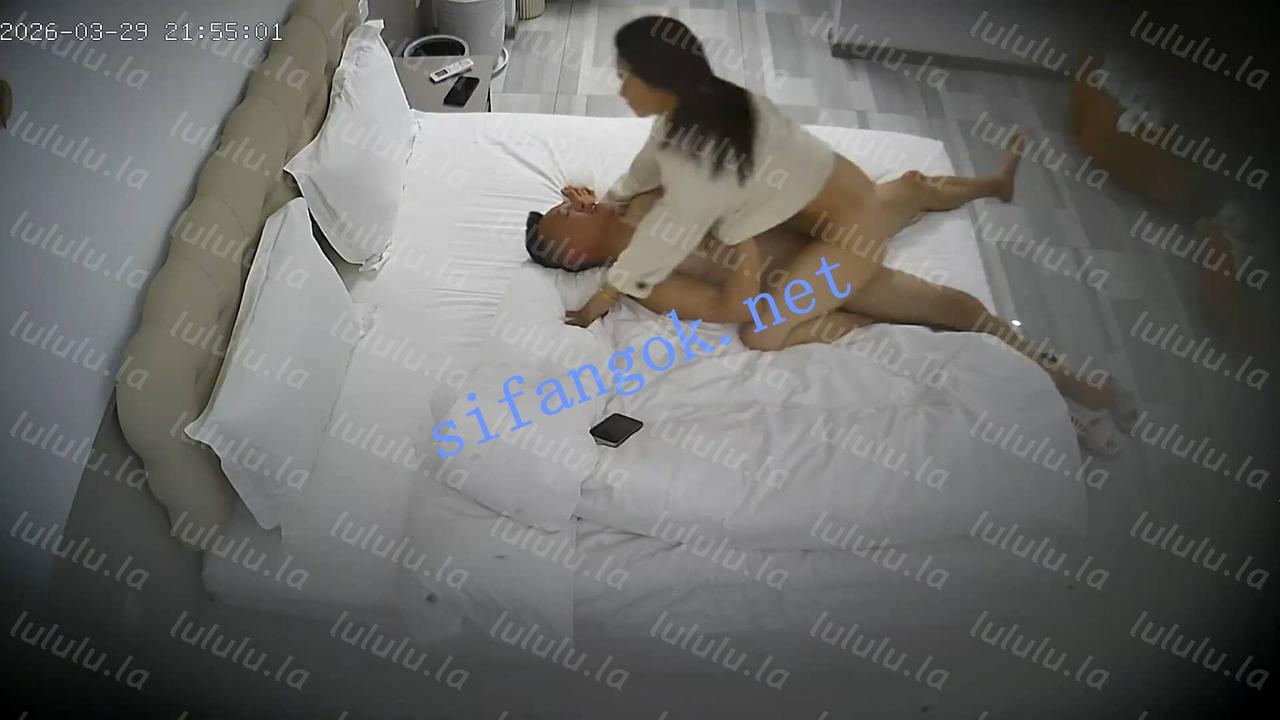 ❤️20260329❤️气质少妇还在敷着面膜就被扑倒在床站立输出